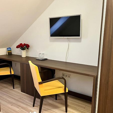 Győrújbarát Pipacs Panir & Grill Garden Vendeghaz酒店 外观 照片