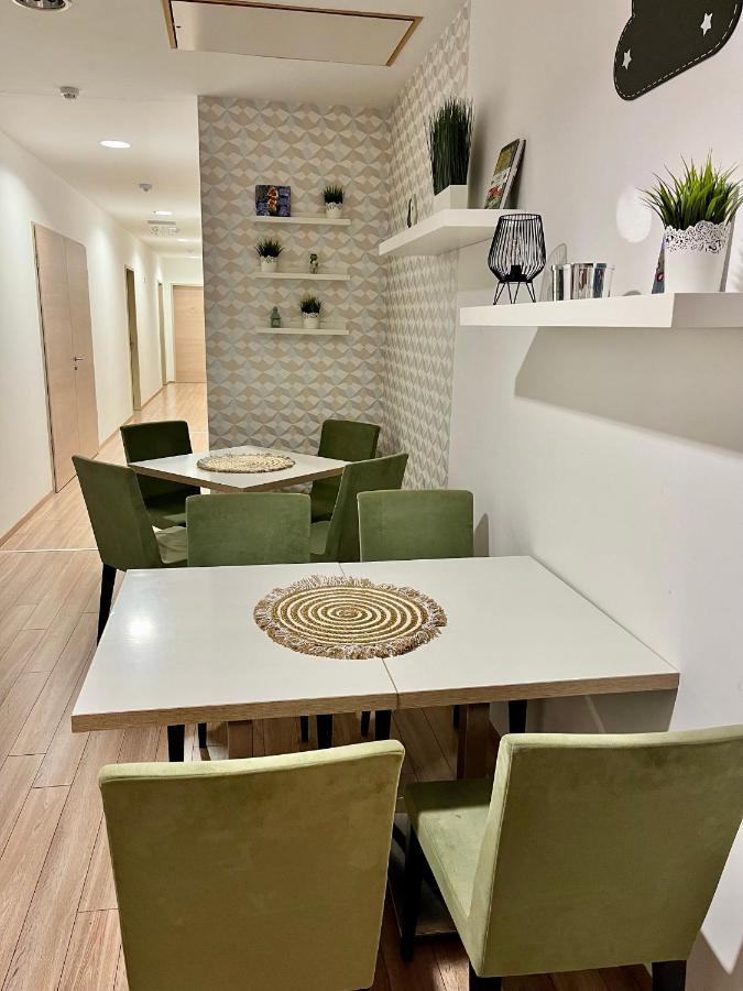 Győrújbarát Pipacs Panir & Grill Garden Vendeghaz酒店 外观 照片