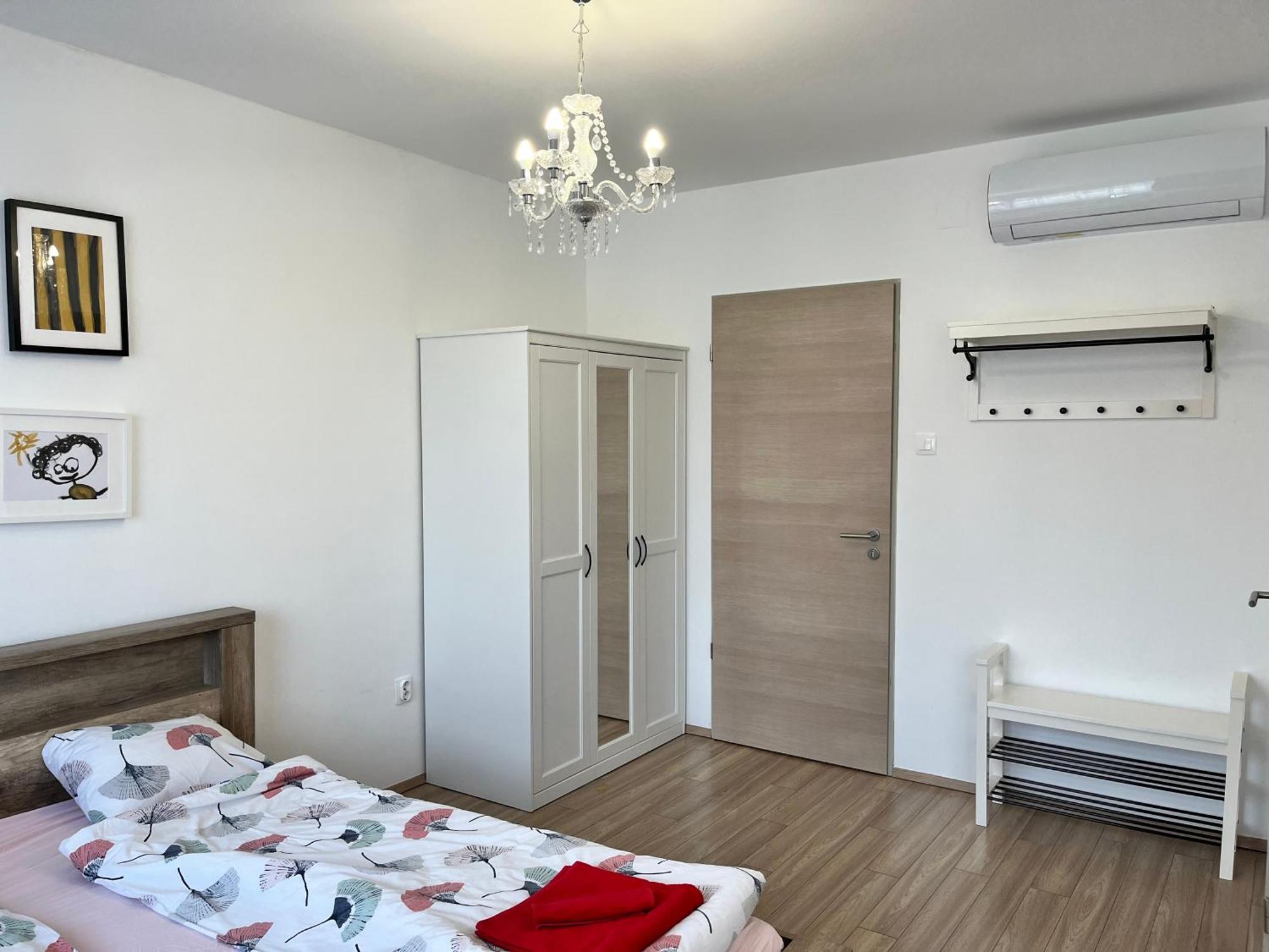 Győrújbarát Pipacs Panir & Grill Garden Vendeghaz酒店 外观 照片